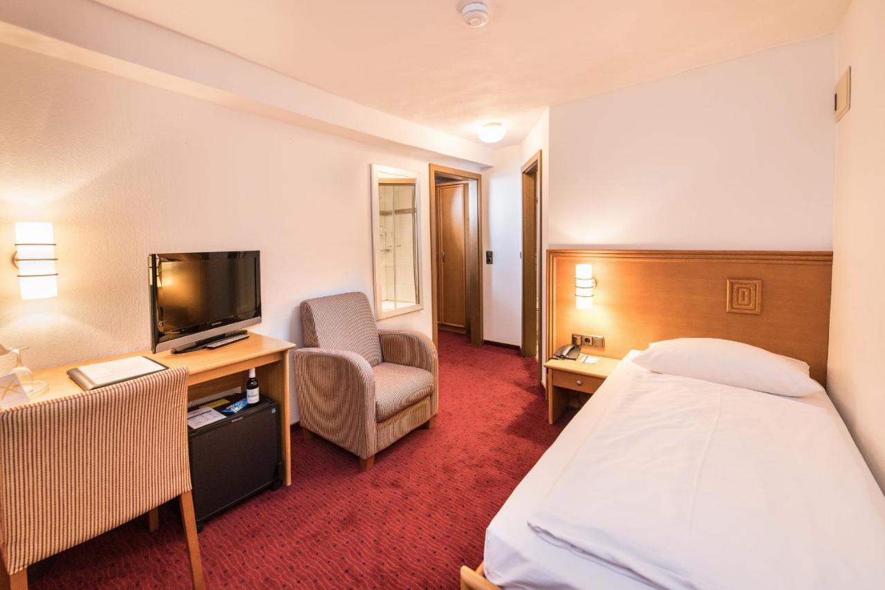 Goebels Hotel Zum Loewen Friedewald  Extérieur photo